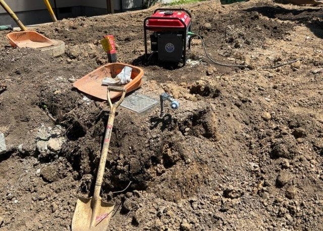 【設備】 | 敷地内には、散水栓や立水栓があります。水道水を直接利用できるため、水を運ぶ手間を省くことが出来ます。大量の水を必要とする洗車作業や清掃などに役立ちます。その他設備とあわせて、現地でご確認ください。