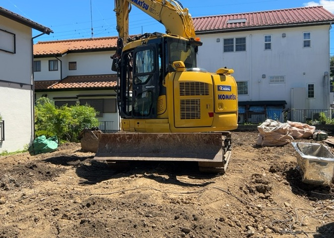 【構造・工法・仕様】 | 木造住宅とは土台、壁、柱など建築物の強度を支える構造体の材に木が使用されている構造を指します。構造体は建物の自重を支えるだけではなく風圧や水圧、積裁荷重などあらゆる衝撃に耐えるための基礎です。