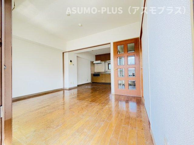 ハッピーエステート湯町の居間・リビング