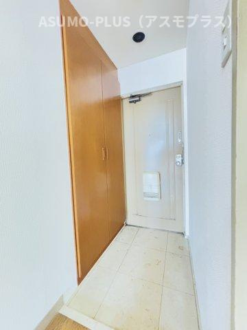 ハッピーエステート湯町の玄関