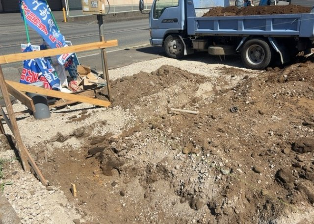 【設備】 | 敷地内には、散水栓や立水栓があります。水道水を直接利用できるため、水を運ぶ手間を省くことが出来ます。大量の水を必要とする洗車作業や清掃などに役立ちます。その他設備とあわせて、現地でご確認ください。