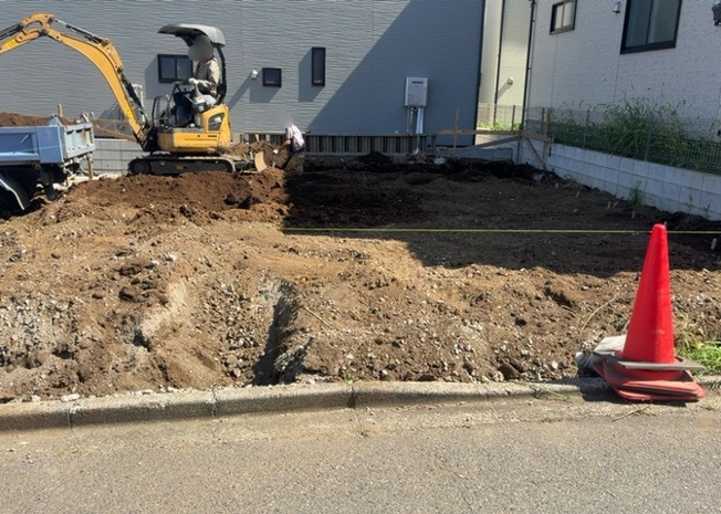 【構造・工法・仕様】 | 木造住宅とは土台、壁、柱など建築物の強度を支える構造体の材に木が使用されている構造を指します。構造体は建物の自重を支えるだけではなく風圧や水圧、積裁荷重などあらゆる衝撃に耐えるための基礎です。
