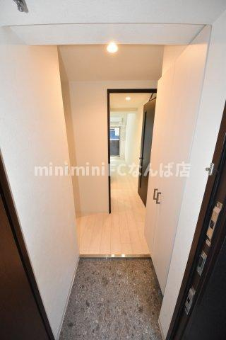 ワールドアイ京町堀の玄関