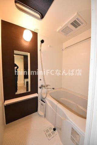 ワールドアイ京町堀の浴室