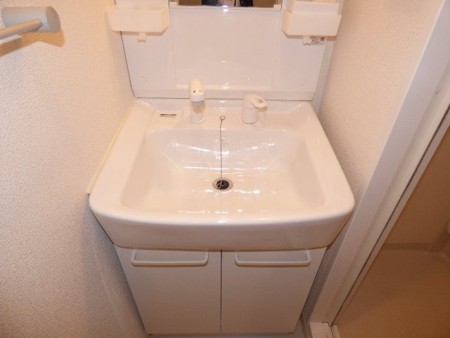 オリエンタル靱本町の独立洗面台