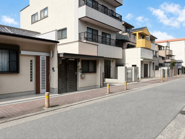 東住吉区鷹合1丁目の前面道路含む現地写真|周辺は落ち着いた住宅街で、住環境の良さを感じられる立地です。