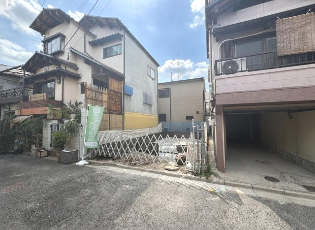 住吉区大領2丁目の前面道路含む現地写真|前面道路から建物配置や駐車スペースのイメージがしやすい現地です♪