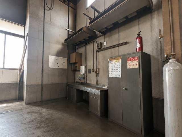 平野区加美東1丁目の内装|天井高があり、開放感のある作業スペースです◎