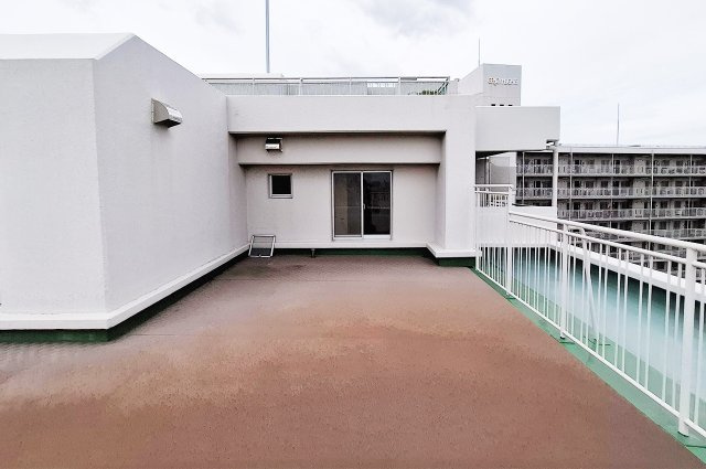 進和グレーシイハイツ堺のバルコニー|ルーフバルコニー：洗濯物を干すスペースとしても、家族での憩いの場としても活用できます。