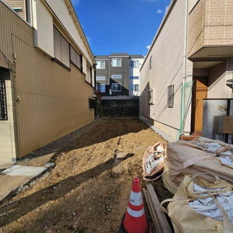 【周辺】 | 物件の詳細については、現地を見てわかること以外に、役所や法務局などで調べないとわからないことがあります。そのため、現地に行く場合は、もしこの物件を買ったらどのような生活ができるかをイメージしましょう。