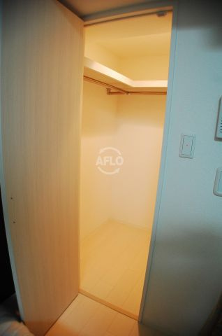 セレニテ本町グランデの収納|セレニテ本町グランデ　ウォークインクローゼット