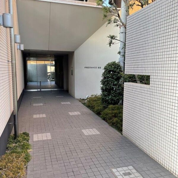 PRESTANCE香里のロビー