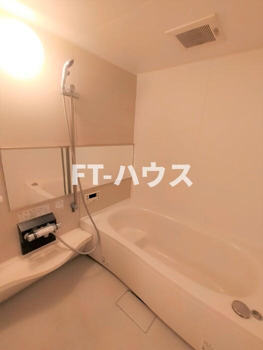 メゾンドールの浴室