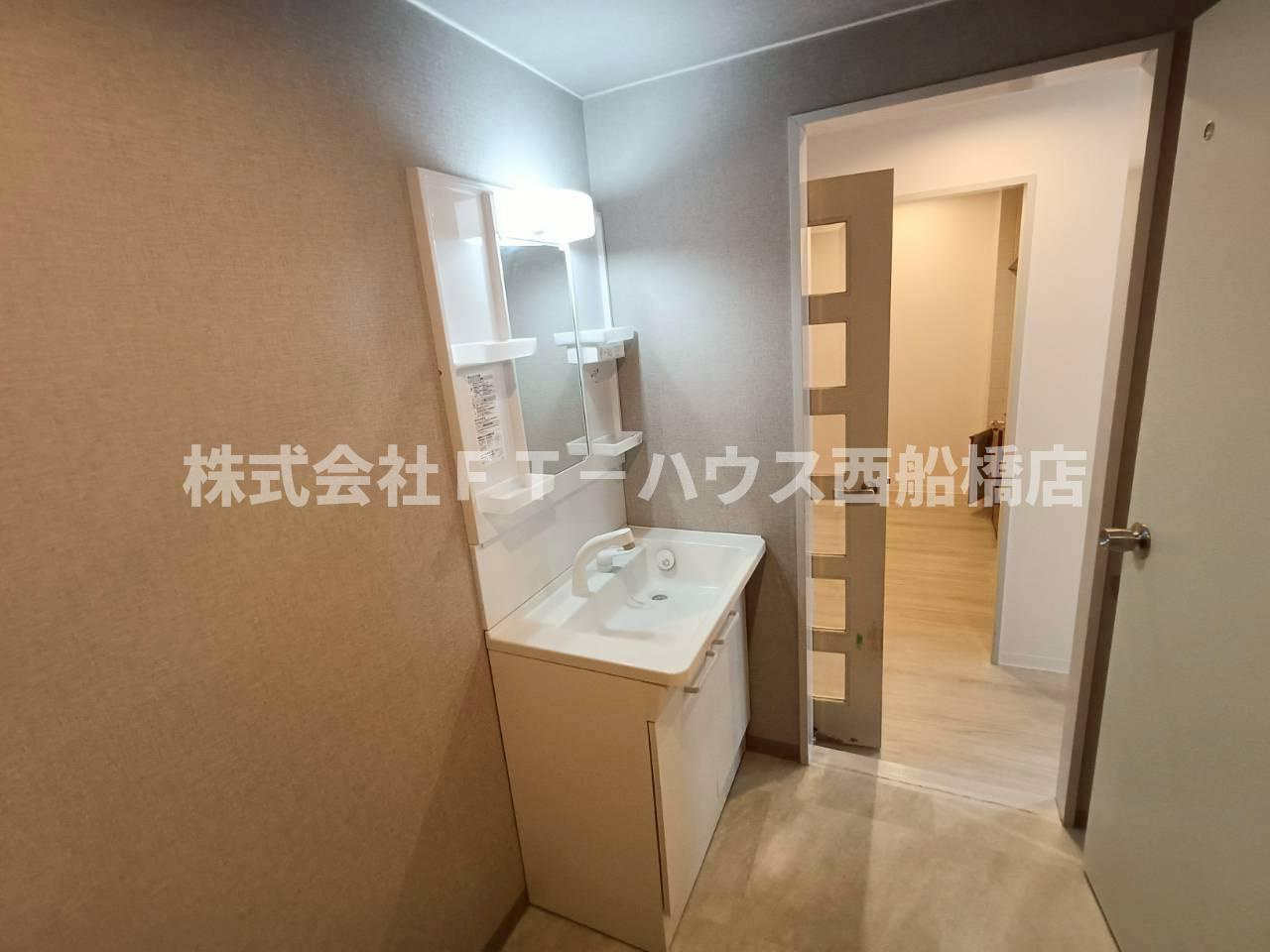 テラスレジデンス船橋夏見の独立洗面台