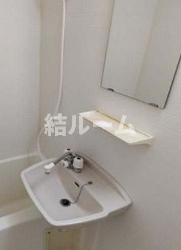 板橋区東新町１丁目のアパートの洗面所