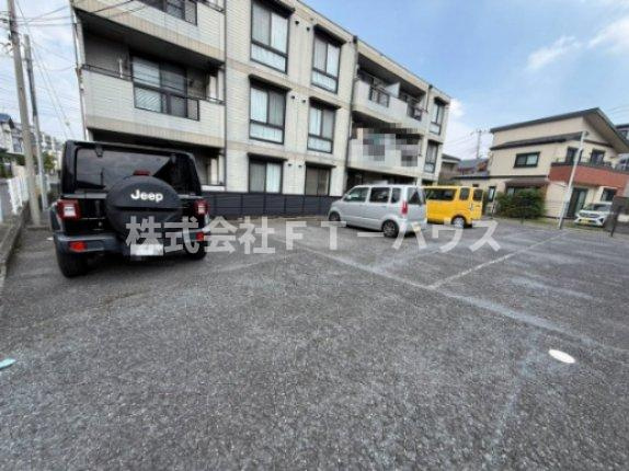 ＫＳ．グランメール汐見台の駐車場