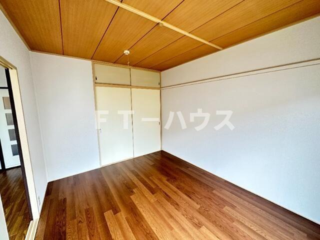 ビレッジサングランデＢ棟の寝室