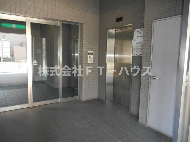 ＩＳＩＩビル　イシイビルのエントランス