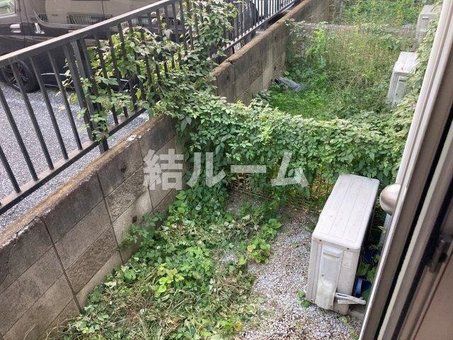 豊島区高松２丁目のアパートの庭