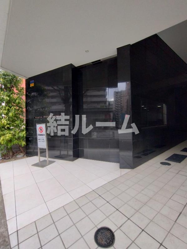 文京区西片１丁目の賃貸マンションのエントランス