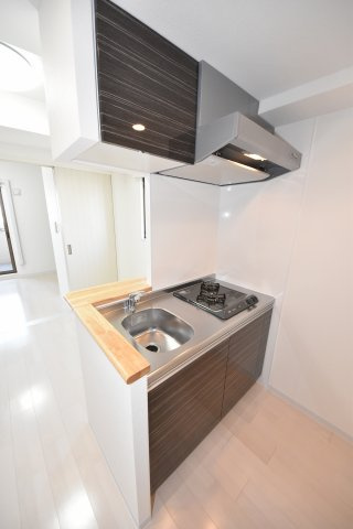 ラグゼ難波南のキッチン|きれいなキッチンです