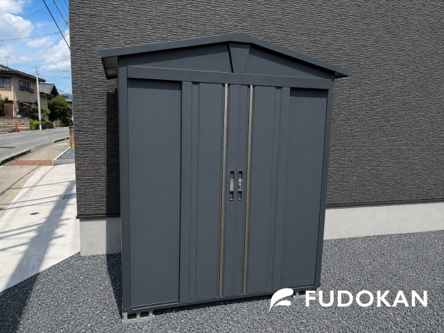 山形市飯塚町【中古住宅】の設備|季節用品やアウトドア用品、防災グッズまでたっぷり収納できる外物置を設置。住まいをすっきり保ち、暮らしにゆとりをもたらします。