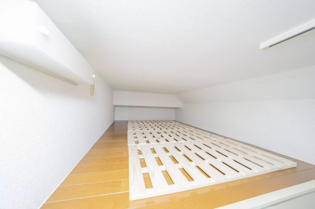 AP325 フォーシム三軒茶屋 208の洋室|




