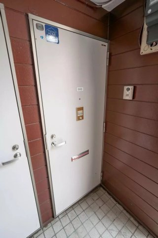 AP226 アースヒルズマサⅠ 101の玄関|






