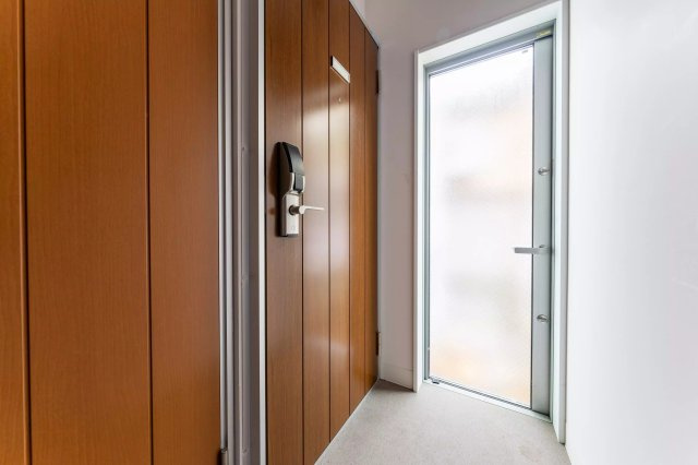 AP257 Apartmenthouse足立舎人 106の玄関|



