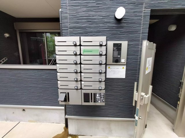 AP210 セレーノ舎人 203のエントランス|




