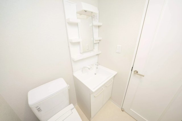 AP262 Apartmenthouse足立舎人 205のトイレ|



