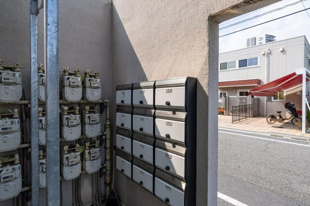 AP257 Apartmenthouse足立舎人 106のエントランス|



