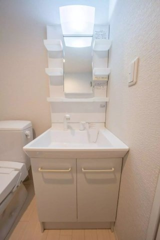 AP225 Apartmenthouse足立舎人 203の洗面所|




