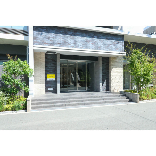 Dimora難波のエントランス