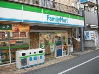 ファミリーマート浦和根岸店 徒歩4分。 270m