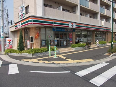 セブンイレブン 130m