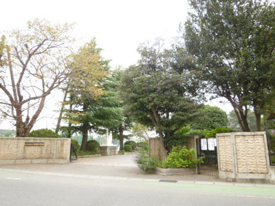 さいたま市立岩槻中学校まで450ｍ