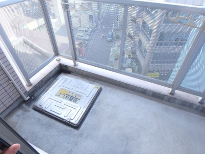 奥行きのあるバルコニーです