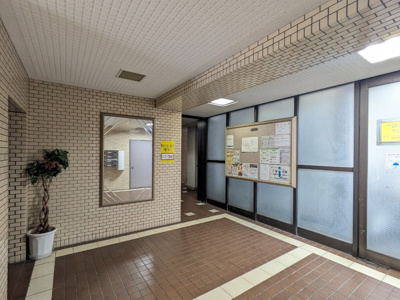 エントランス内