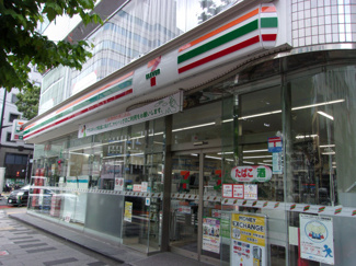 セブン-イレブン 新宿2丁目新宿通り店まで110ｍ