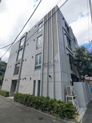 ４階建鉄筋コンクリート造のデザイナーズマンション