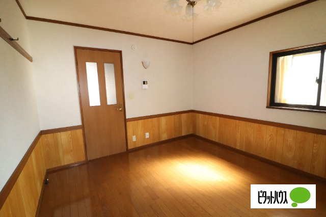 本町山岸ハイツの居間・リビング