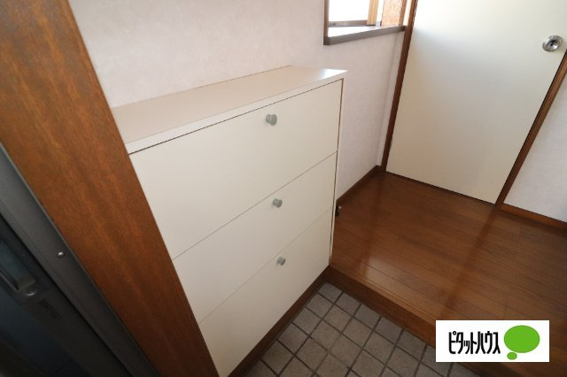 本町山岸ハイツの玄関