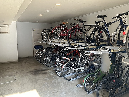 コスモレジア世田谷砧のその他|自転車置き場　※2026年7月の写真