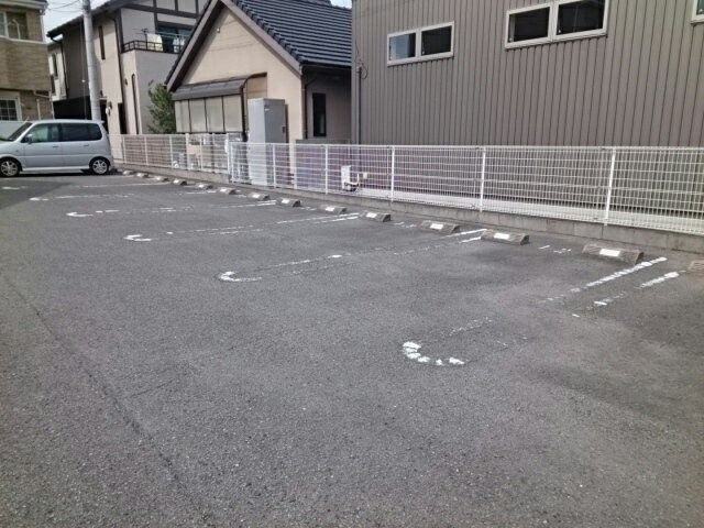 ベル神前Ｂの駐車場