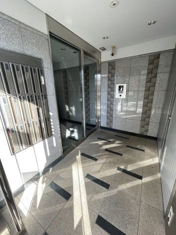 ユーレジデンス目黒本町のエントランス