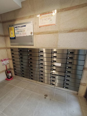 大阪市中央区谷町６丁目の賃貸マンションのエントランス