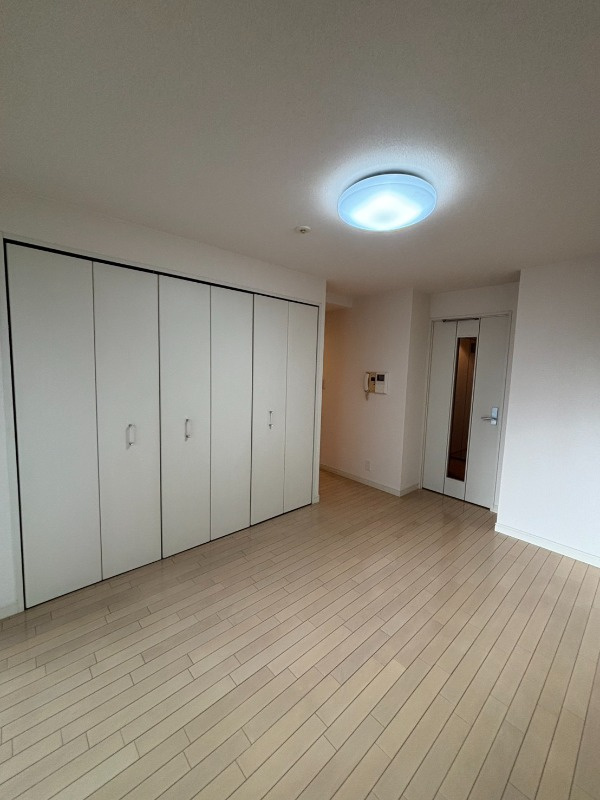 港区六本木２丁目の賃貸マンションの居間・リビング
