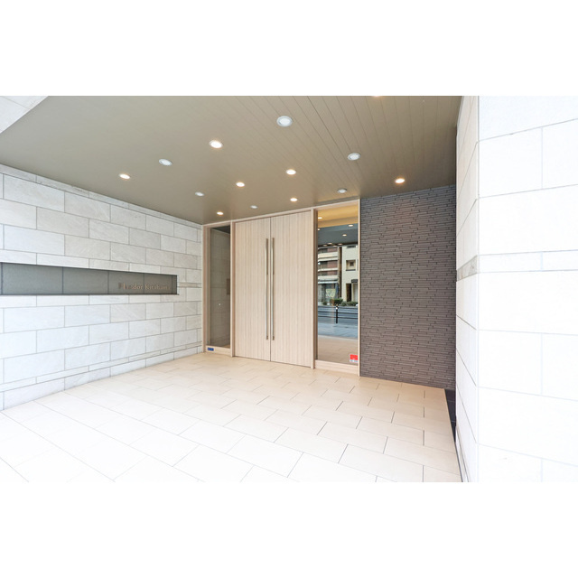 プランドール北浜のエントランス