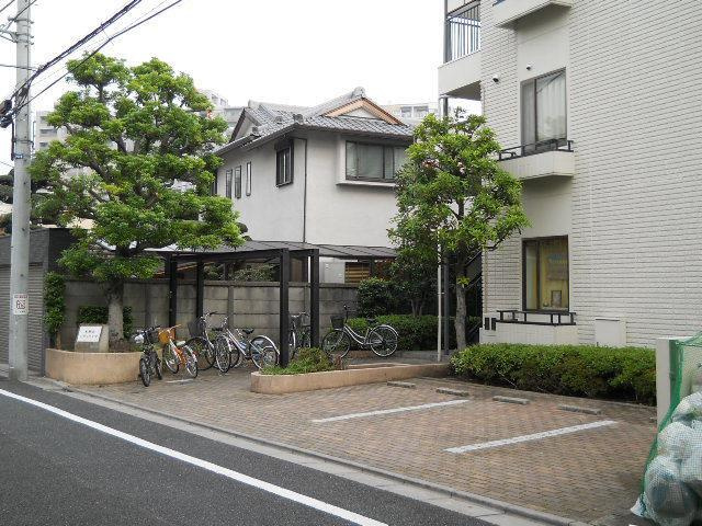 本駒込シティハイツの駐車場